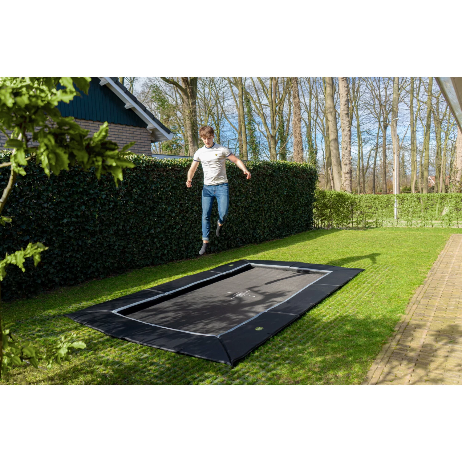 EXIT TOYS EXIT Dynamic Groundlevel Trampoline 275x458cm Met Freezone Veiligheidstegels - Zwart 10 EXIT TOYS EXIT Dynamic Groundlevel Trampoline 275x458cm Met Freezone Veiligheidstegels - Zwart - Afbeelding 10